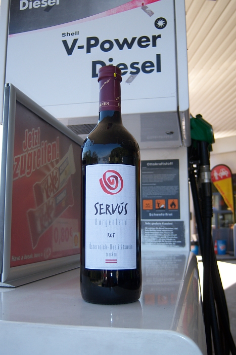100_1718 small INNSBRUCK WINE FROM GASSTATION.jpg - 230722 Bytes